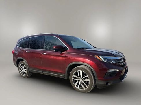 Used 2018 Honda Pilot Touring image 14