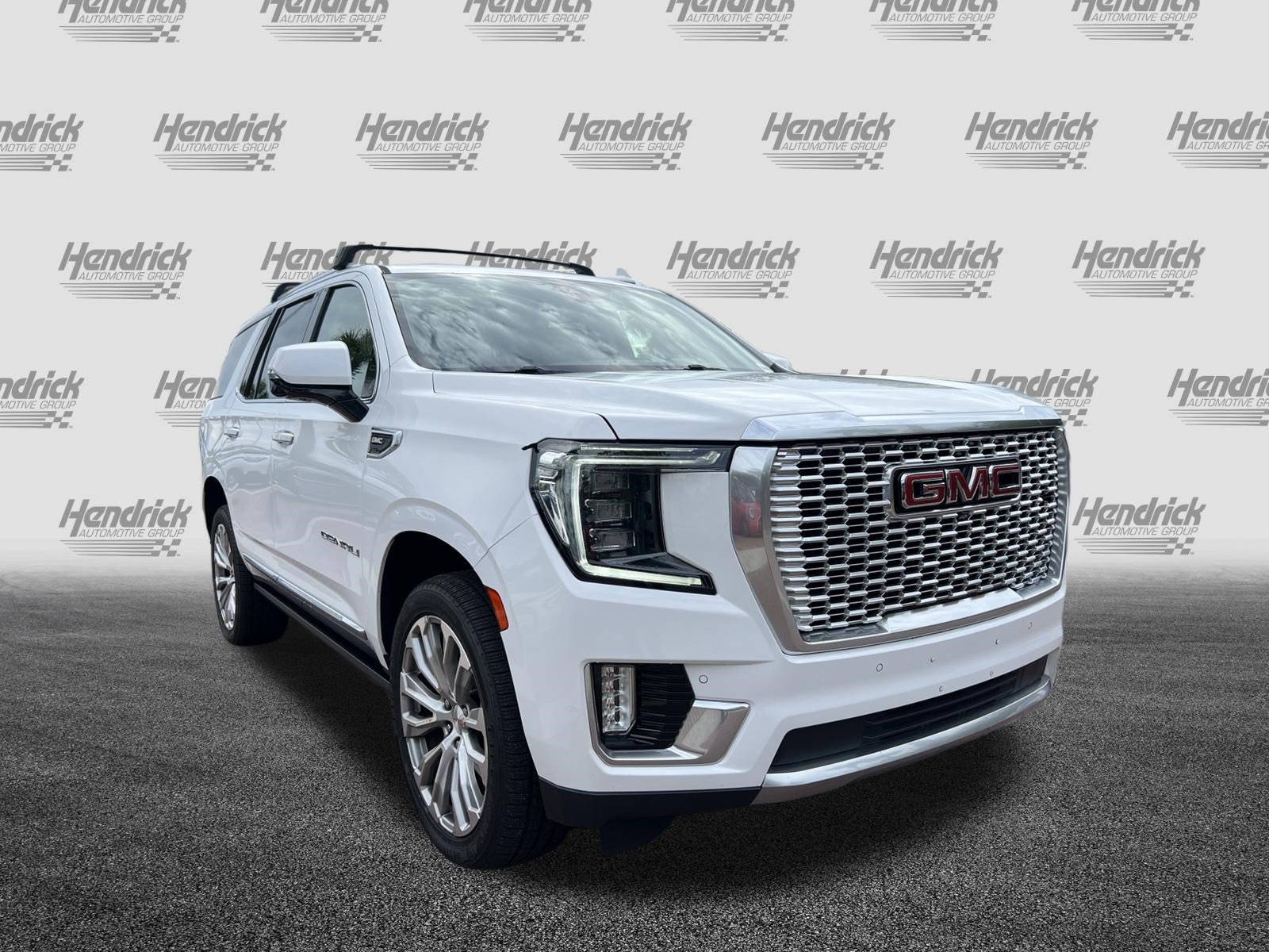 Used 2021 GMC Yukon Denali w/ Denali Premium Package AWD/4WD image 2