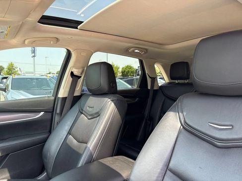 Used 2017 Cadillac XT5 Luxury w/ Driver Awareness Package FWD image 5