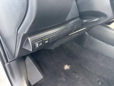 Used 2023 Toyota Corolla LE image 19