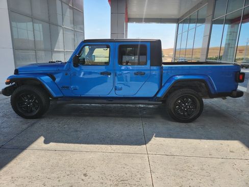 Used 2022 Jeep Gladiator Sport AWD/4WD image 5