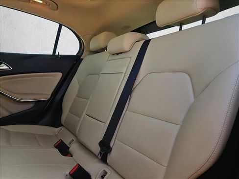 Used 2018 Mercedes-Benz GLA 250 image 20