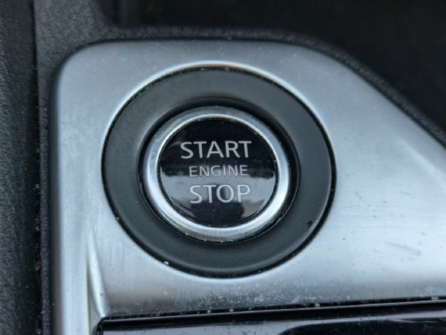 Used 2025 Nissan Sentra SV FWD image 28