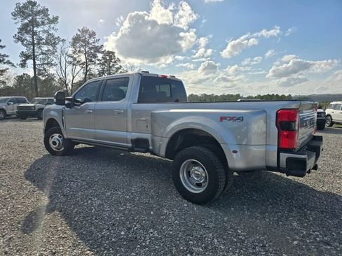 Used 2024 Ford F350 Platinum image 3