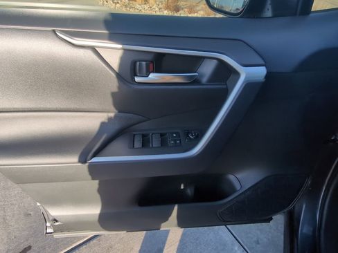 Used 2025 Toyota RAV4 XLE image 10