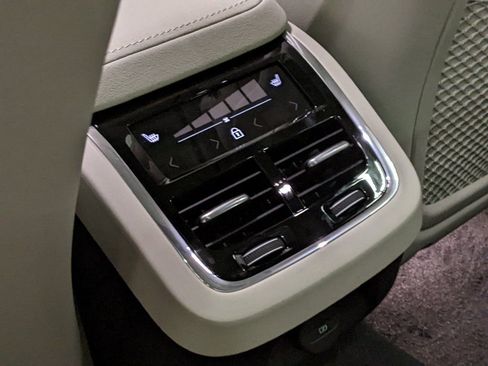 New 2025 Volvo V60 B5 Cross Country Ultra w/ Protection Package Premier image 24