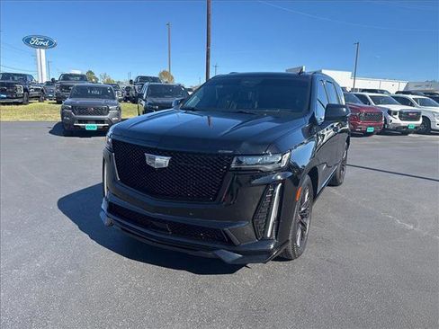 Used 2024 Cadillac Escalade V w/ LPO, ONYX Package image 2