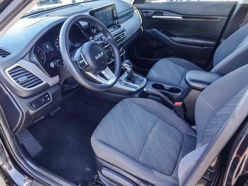 Certified 2022 Kia Seltos LX image 14