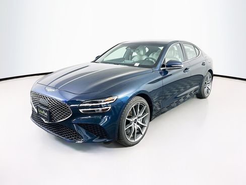Used 2025 Genesis G70 2.5T RWD image 3