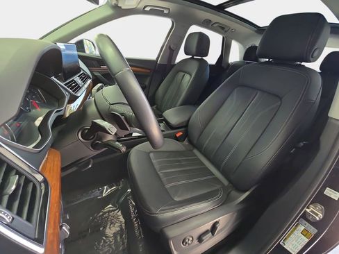Used 2023 Audi Q5 2.0T Premium w/ Convenience Package image 14