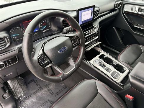 Used 2023 Ford Explorer ST-Line w/ Class IV Trailer Tow Package image 7