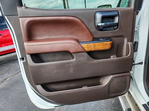Used 2016 Chevrolet Silverado 1500 High Country w/ High Country Premium Package AWD/4WD image 17