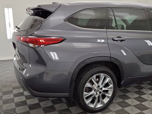 Certified 2020 Toyota Highlander Limited image 4
