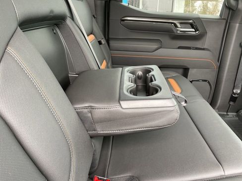 Used 2025 GMC Sierra 1500 AT4 w/ AT4 Premium Package image 35