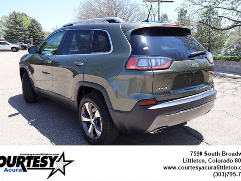Used 2019 Jeep Cherokee Limited w/ Luxury Group AWD/4WD image 4