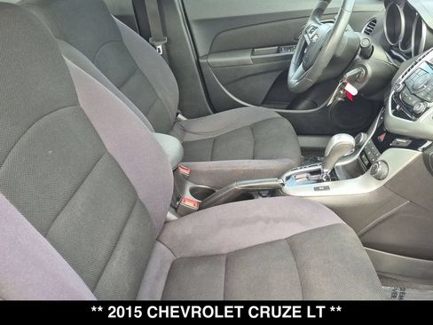 Used 2015 Chevrolet Cruze LT FWD image 25