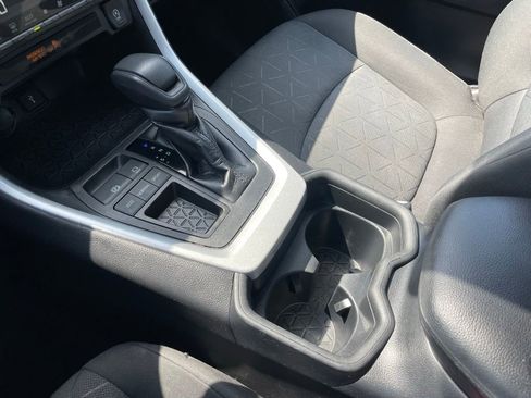 Used 2020 Toyota RAV4 XLE image 20