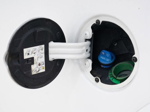 Used 2018 RAM 2500 Laramie image 23