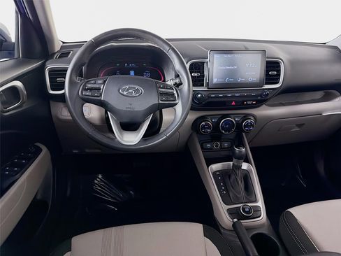 Certified 2025 Hyundai Venue SEL FWD image 22