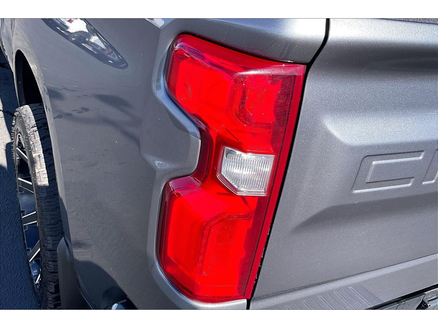 Used 2020 Chevrolet Silverado 1500 LTZ w/ LTZ Plus Package AWD/4WD image 29