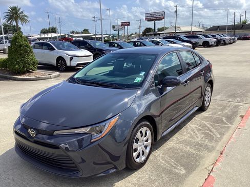 Used 2026 Toyota Corolla LE FWD image 3