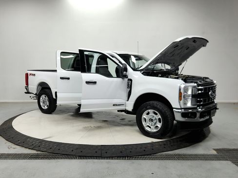 Used 2025 Ford F250 XLT w/ FX4 Off-Road Package AWD/4WD image 17