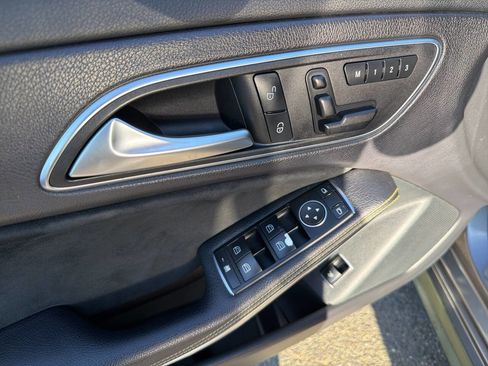 Used 2014 Mercedes-Benz CLA 250 4MATIC image 34