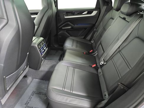 New 2026 Porsche Cayenne image 24