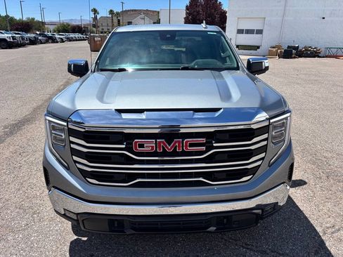 Used 2023 GMC Sierra 1500 SLT w/ X31 Off-Road Package AWD/4WD image 2