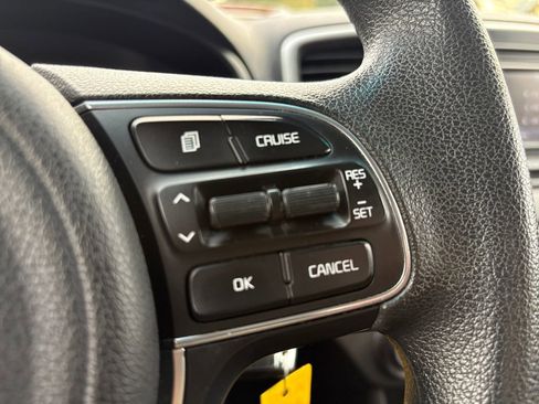 Used 2019 Kia Sportage LX image 17