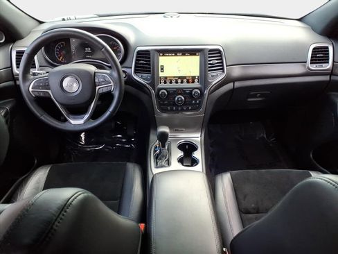 Used 2018 Jeep Grand Cherokee Altitude image 21