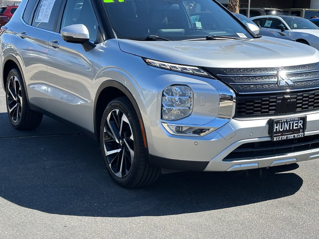 Used 2024 Mitsubishi Outlander SE AWD/4WD image 13