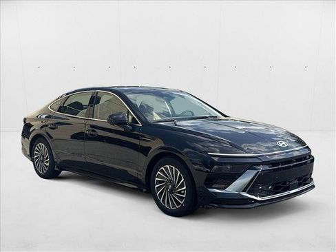 New 2025 Hyundai Sonata Limited image 7