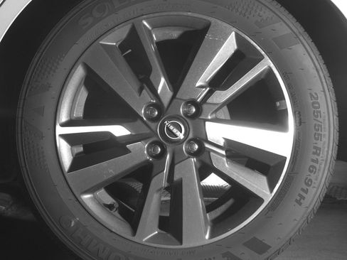 Used 2025 Nissan Versa SV image 14