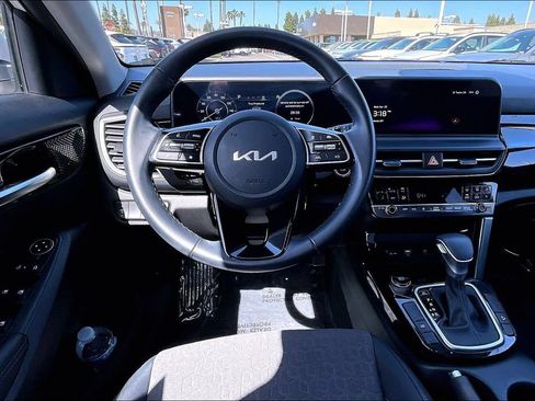 Used 2024 Kia Seltos S FWD image 8