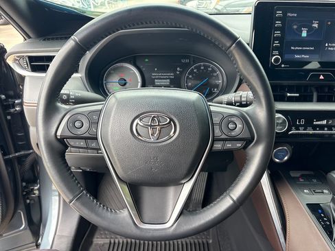 Used 2022 Toyota Venza XLE AWD/4WD image 17