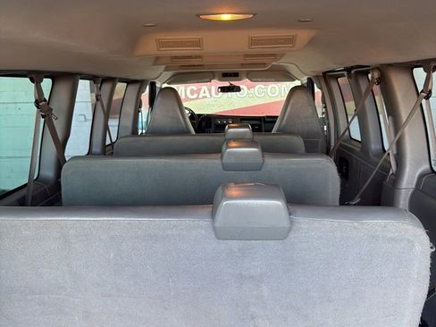 Used 2017 Chevrolet Express 3500 LS image 18