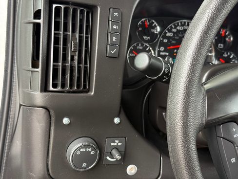 Used 2014 Chevrolet Express 3500 w/ Shuttle Bus Package image 90