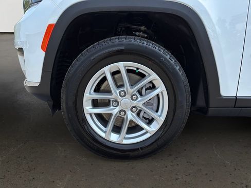 New 2026 Jeep Grand Cherokee L 4WD image 10