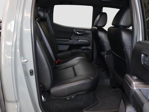 Used 2023 Toyota Tacoma TRD Sport w/ TRD Premium Sport Package AWD/4WD image 34