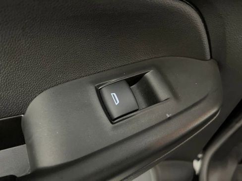 Used 2025 Chevrolet TrailBlazer LT AWD/4WD image 16