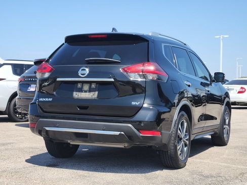 Used 2020 Nissan Rogue SV w/ Premium Package FWD image 3
