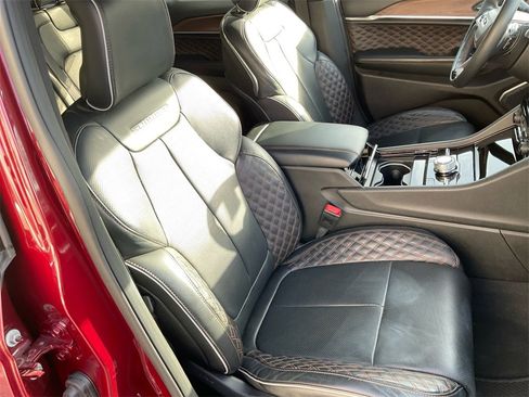 Used 2025 Jeep Grand Cherokee Summit image 29