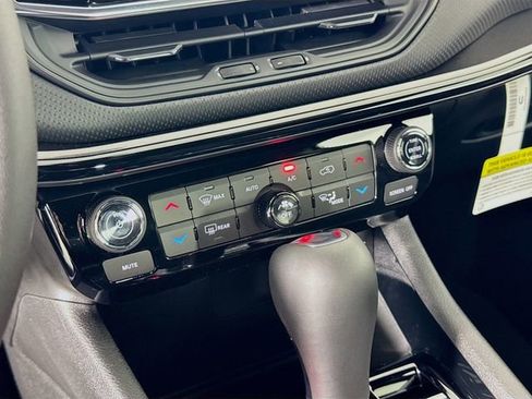 New 2026 Jeep Compass Limited w/ Sun, Sound & Navigation Group image 16