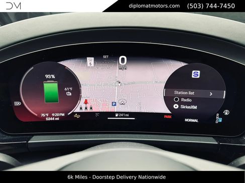 Used 2024 Porsche Macan 4 Electric w/ Premium Package AWD/4WD image 33