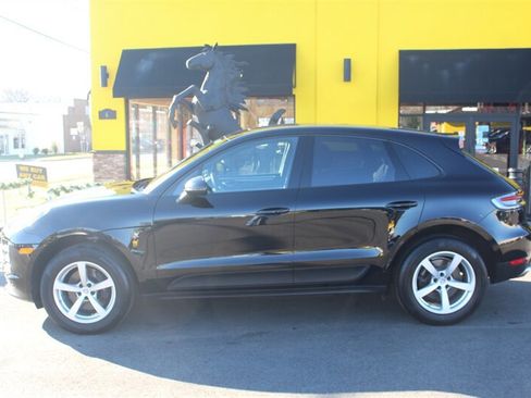 Used 2020 Porsche Macan AWD/4WD image 22