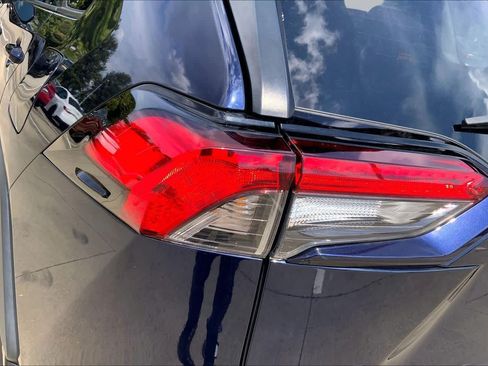Used 2024 Toyota RAV4 XLE Premium FWD image 28