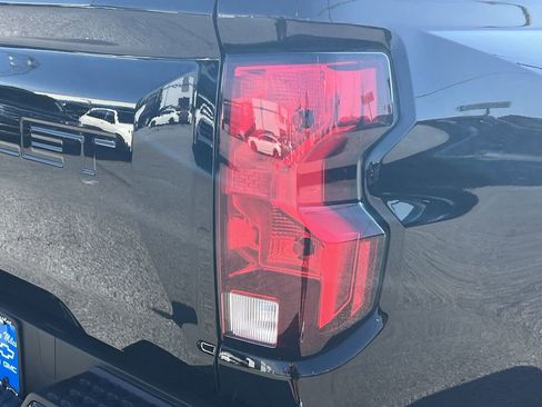 Used 2024 Chevrolet Colorado W/T w/ WT Convenience Package image 24