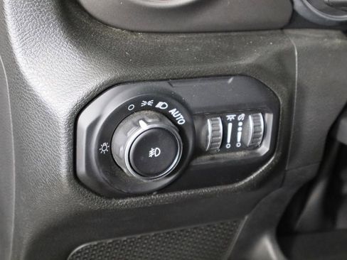 Used 2022 Jeep Wrangler Unlimited Sport w/ Sun And Sound Package image 23