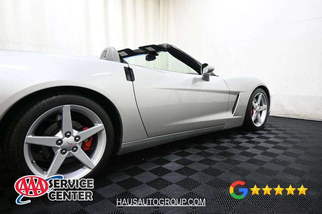 Used 2005 Chevrolet Corvette Convertible w/ Preferred Equipment Group RWD image 19